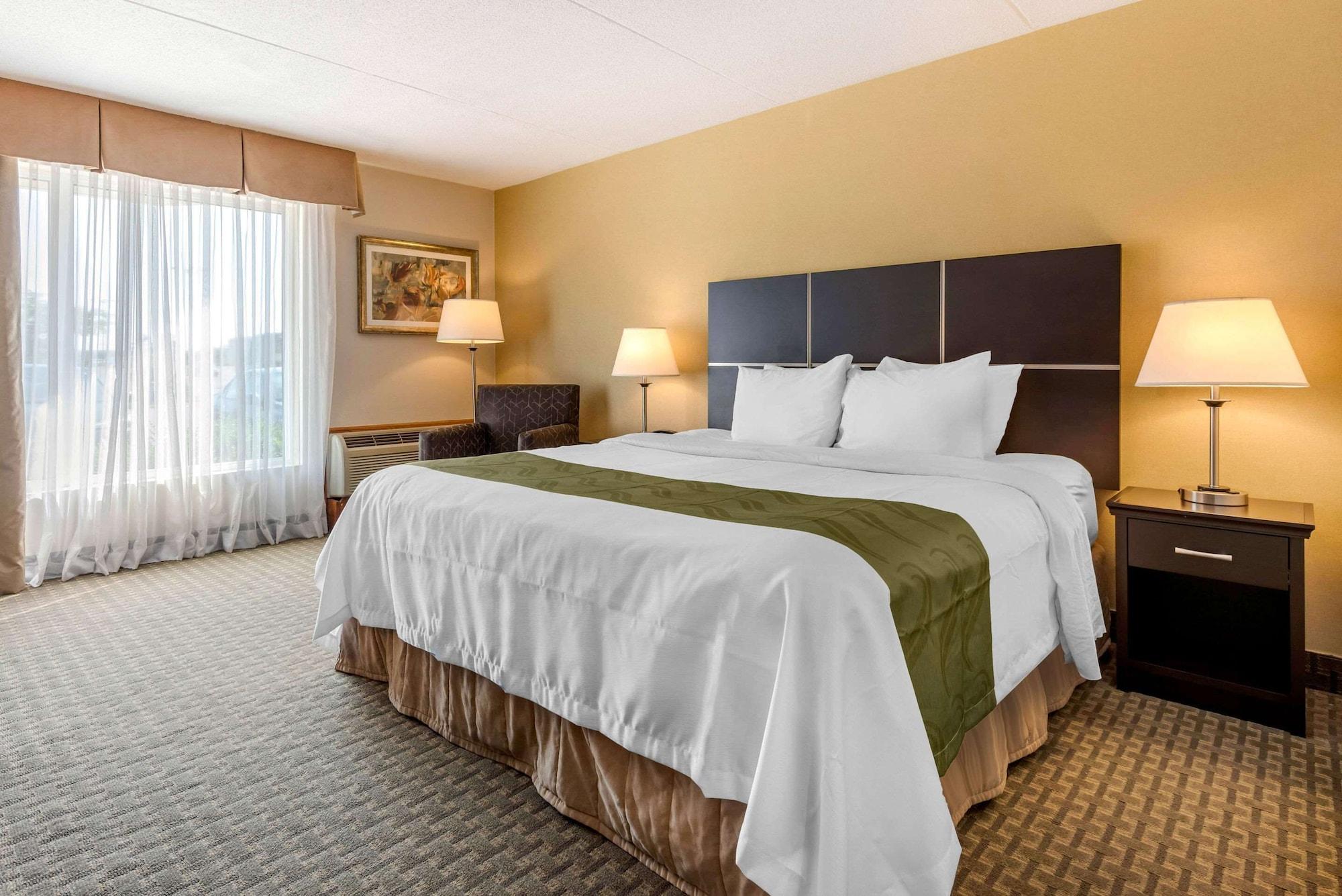 Quality Inn & Suites Brampton Eksteriør billede