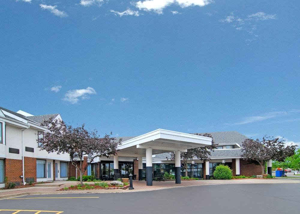 Quality Inn & Suites Brampton Eksteriør billede