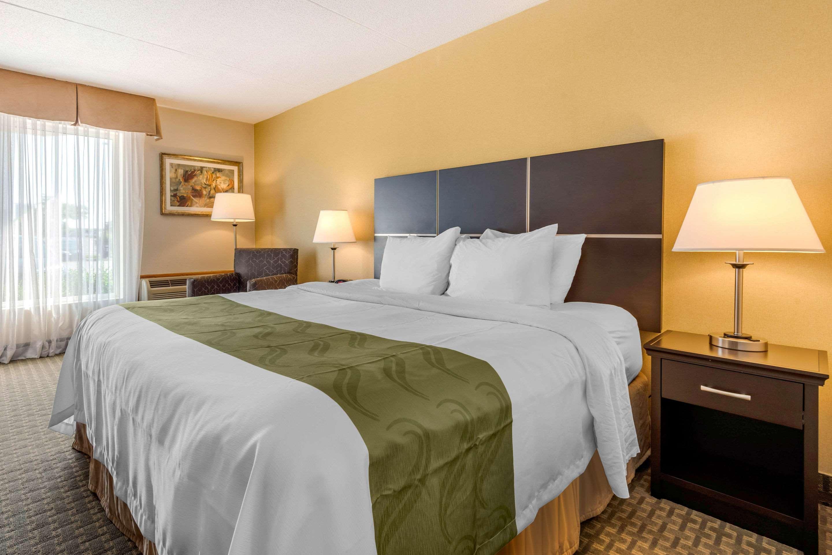 Quality Inn & Suites Brampton Eksteriør billede