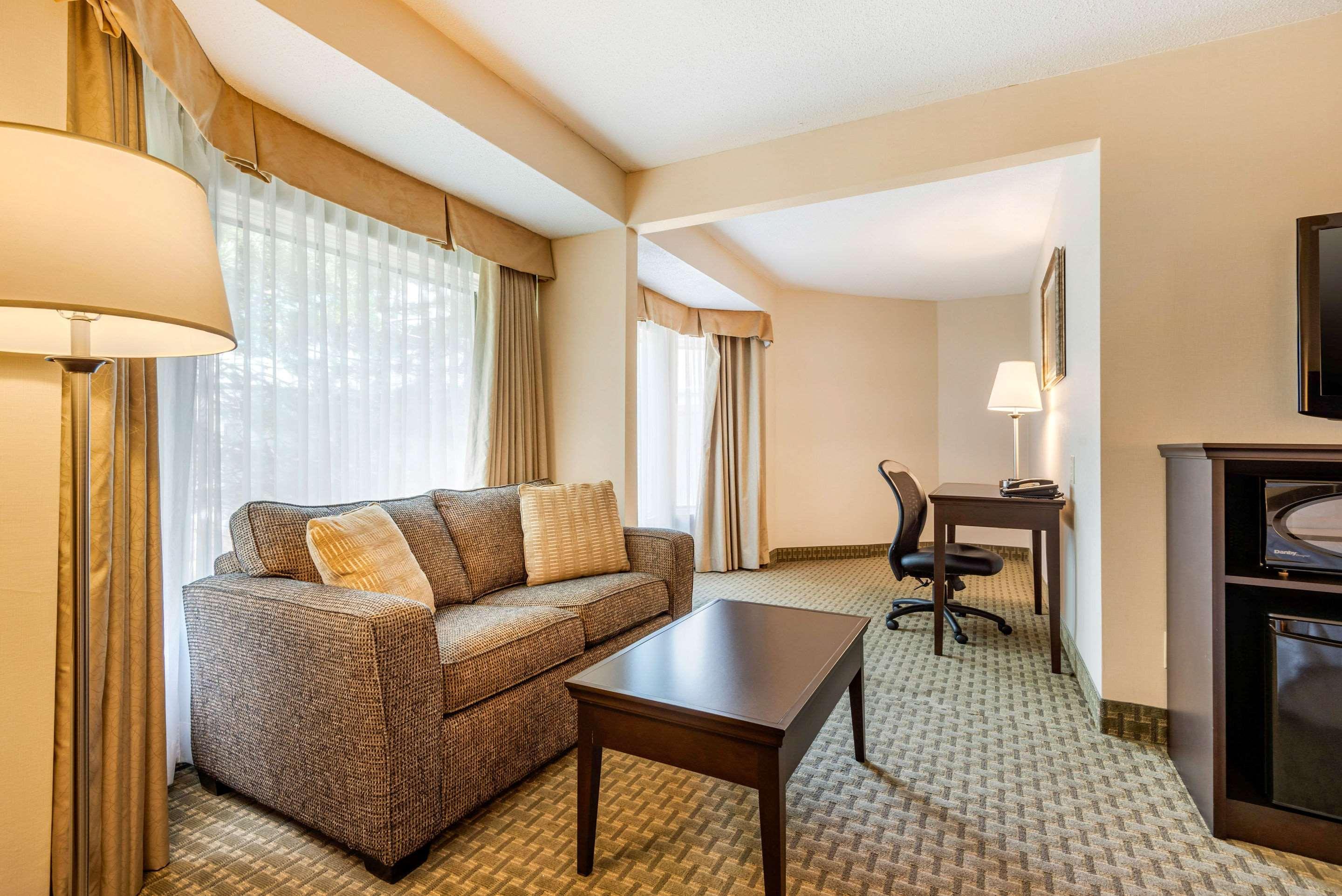 Quality Inn & Suites Brampton Eksteriør billede