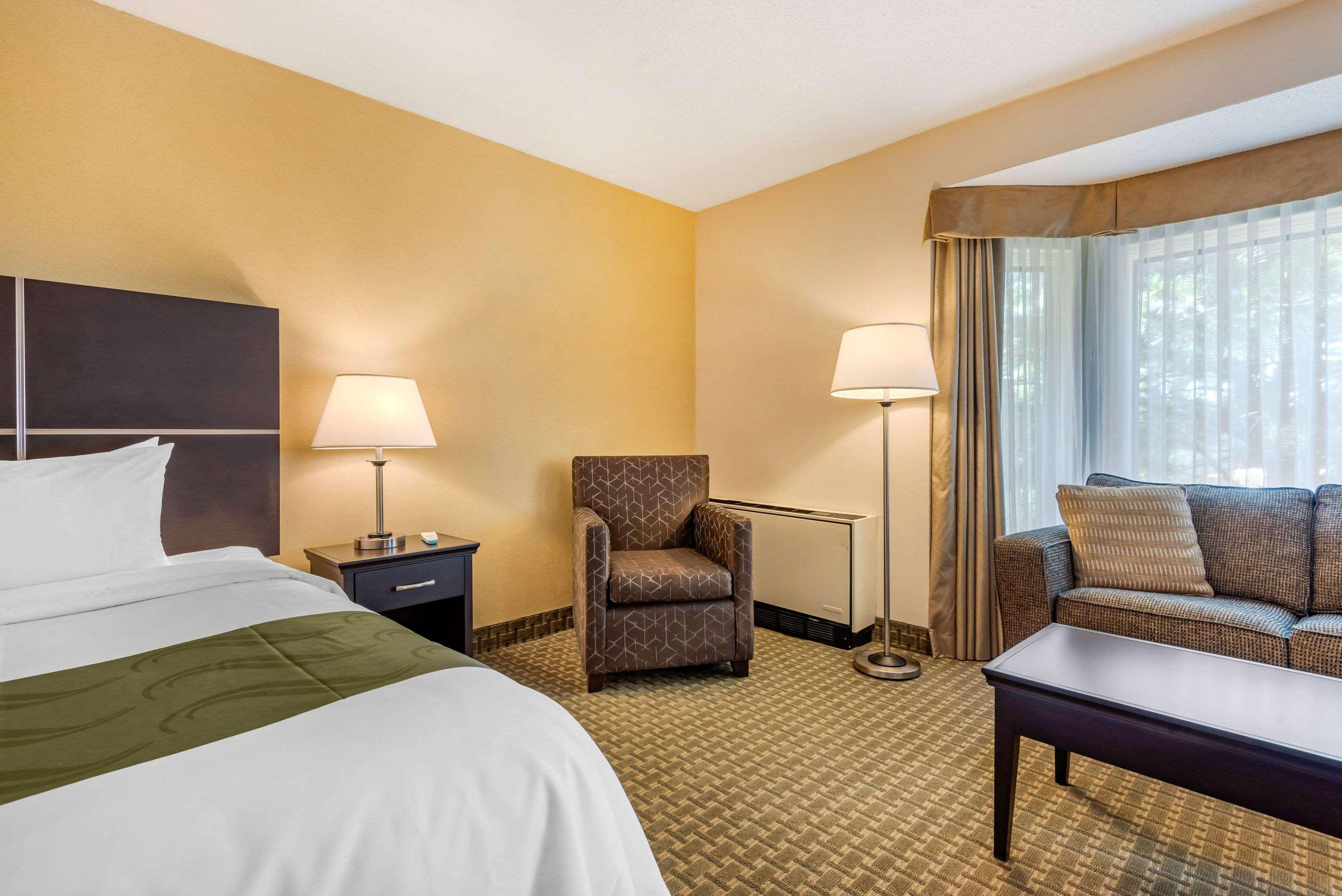 Quality Inn & Suites Brampton Eksteriør billede