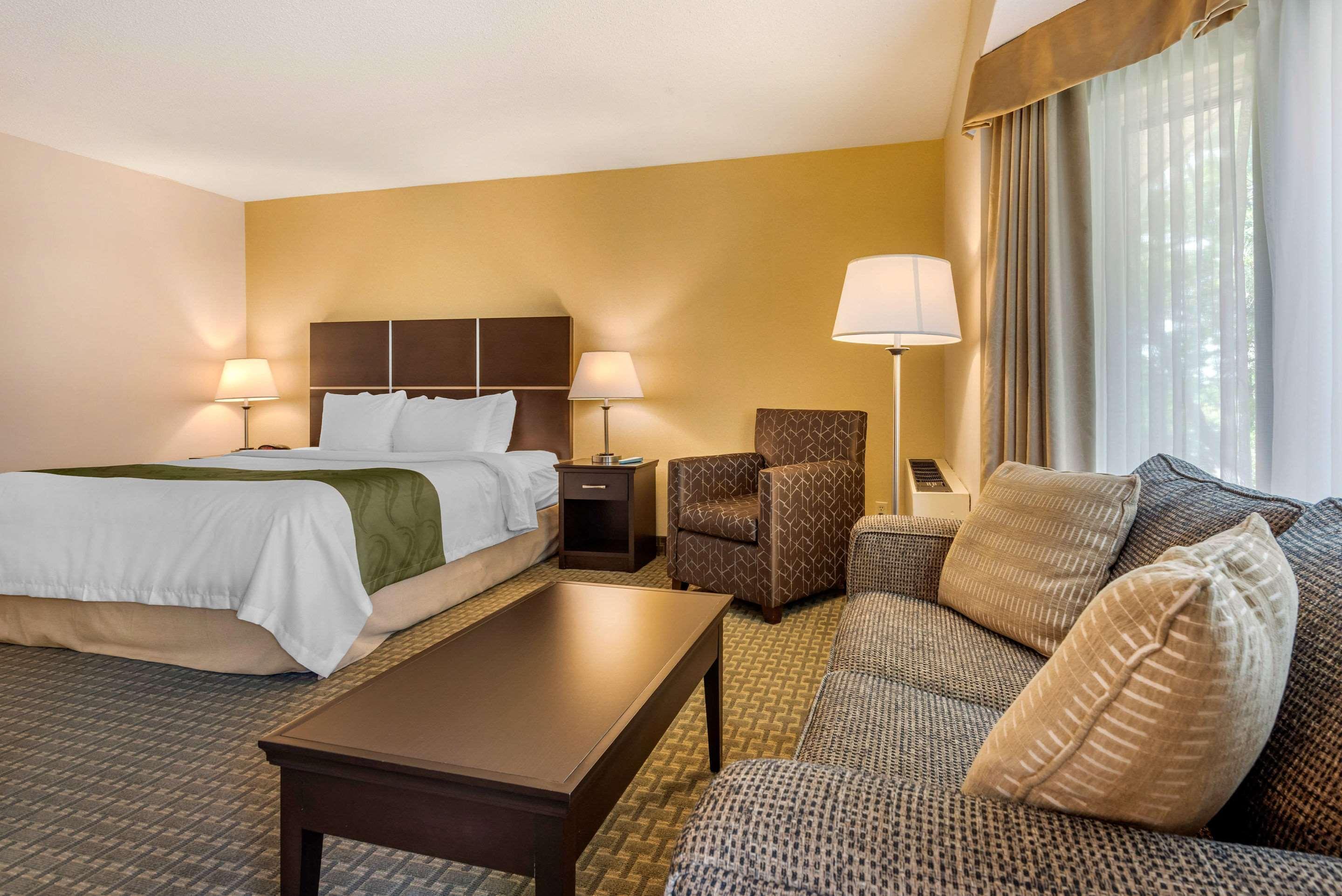 Quality Inn & Suites Brampton Eksteriør billede