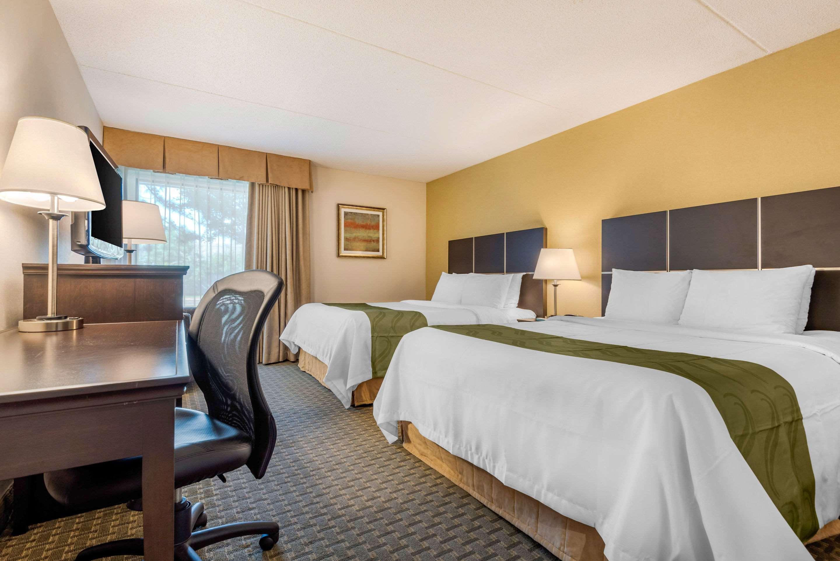 Quality Inn & Suites Brampton Eksteriør billede