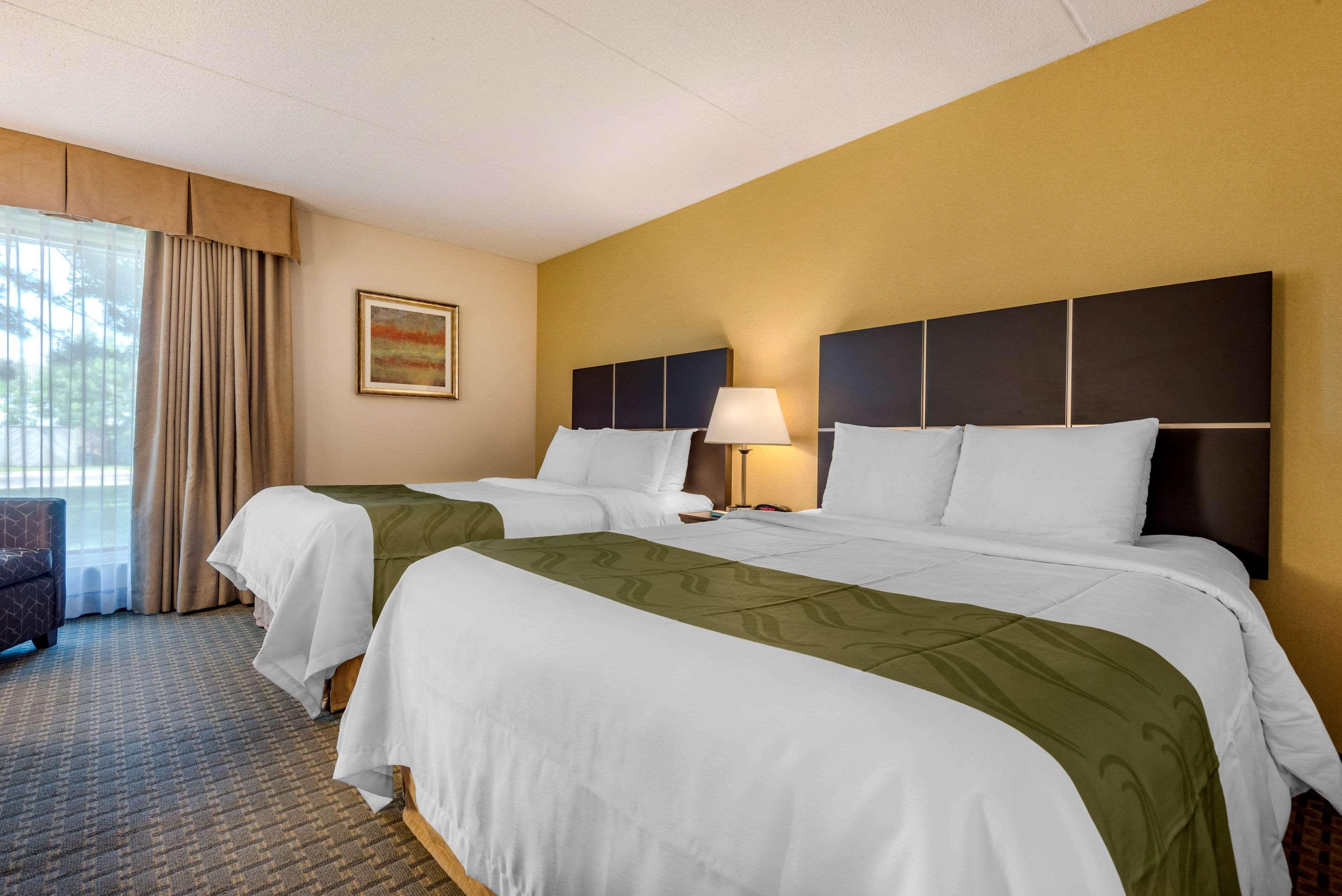Quality Inn & Suites Brampton Eksteriør billede