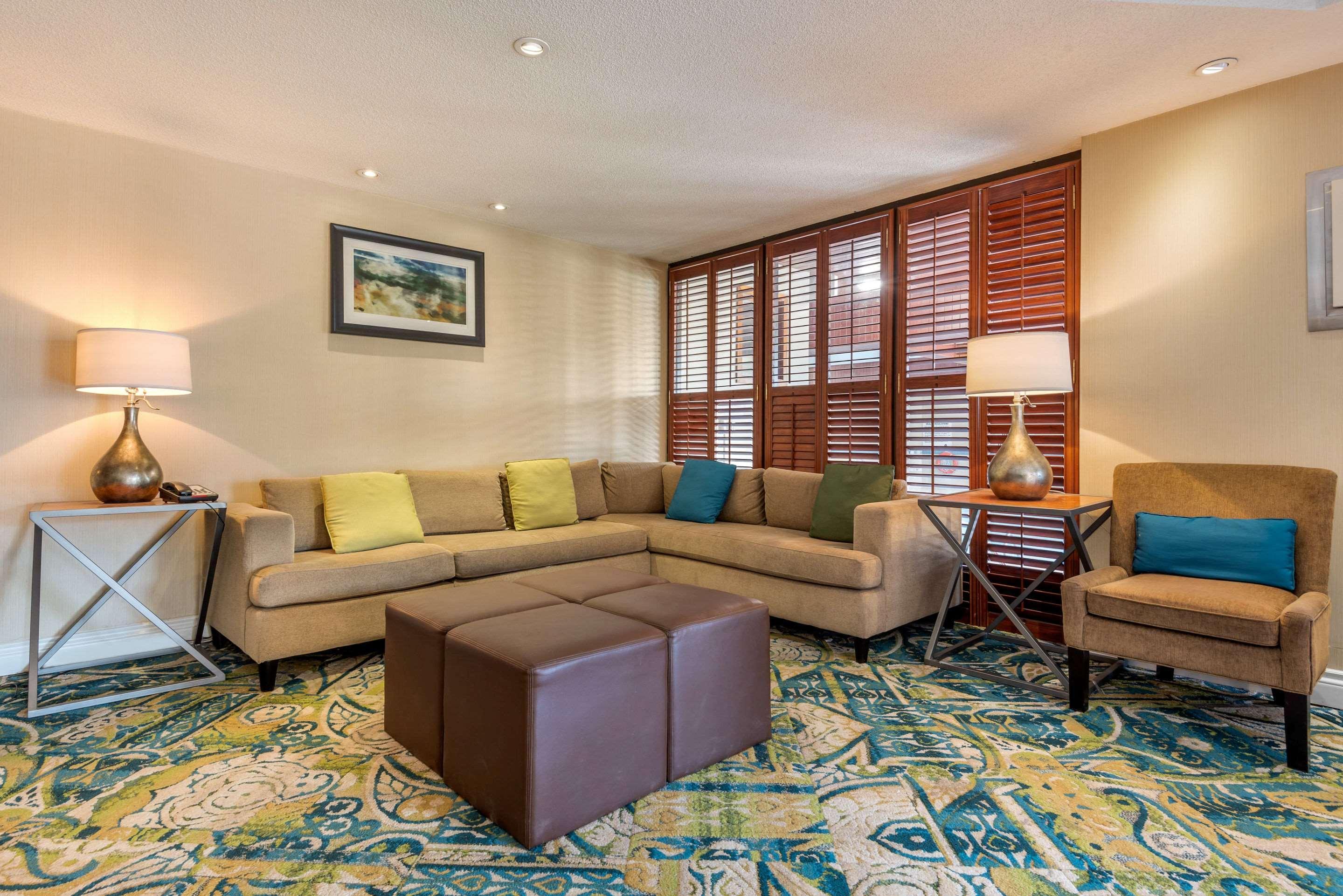 Quality Inn & Suites Brampton Eksteriør billede