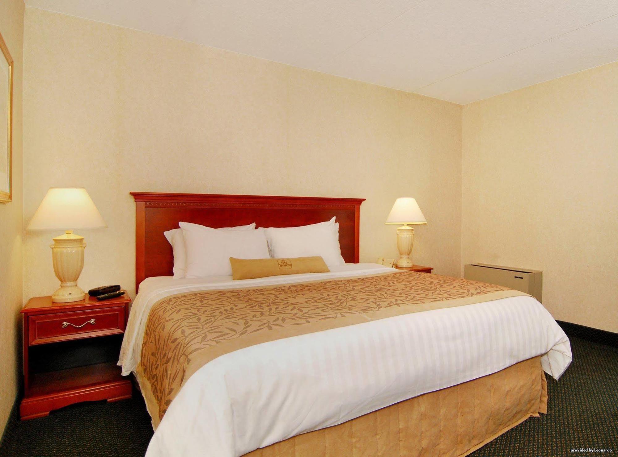 Quality Inn & Suites Brampton Eksteriør billede