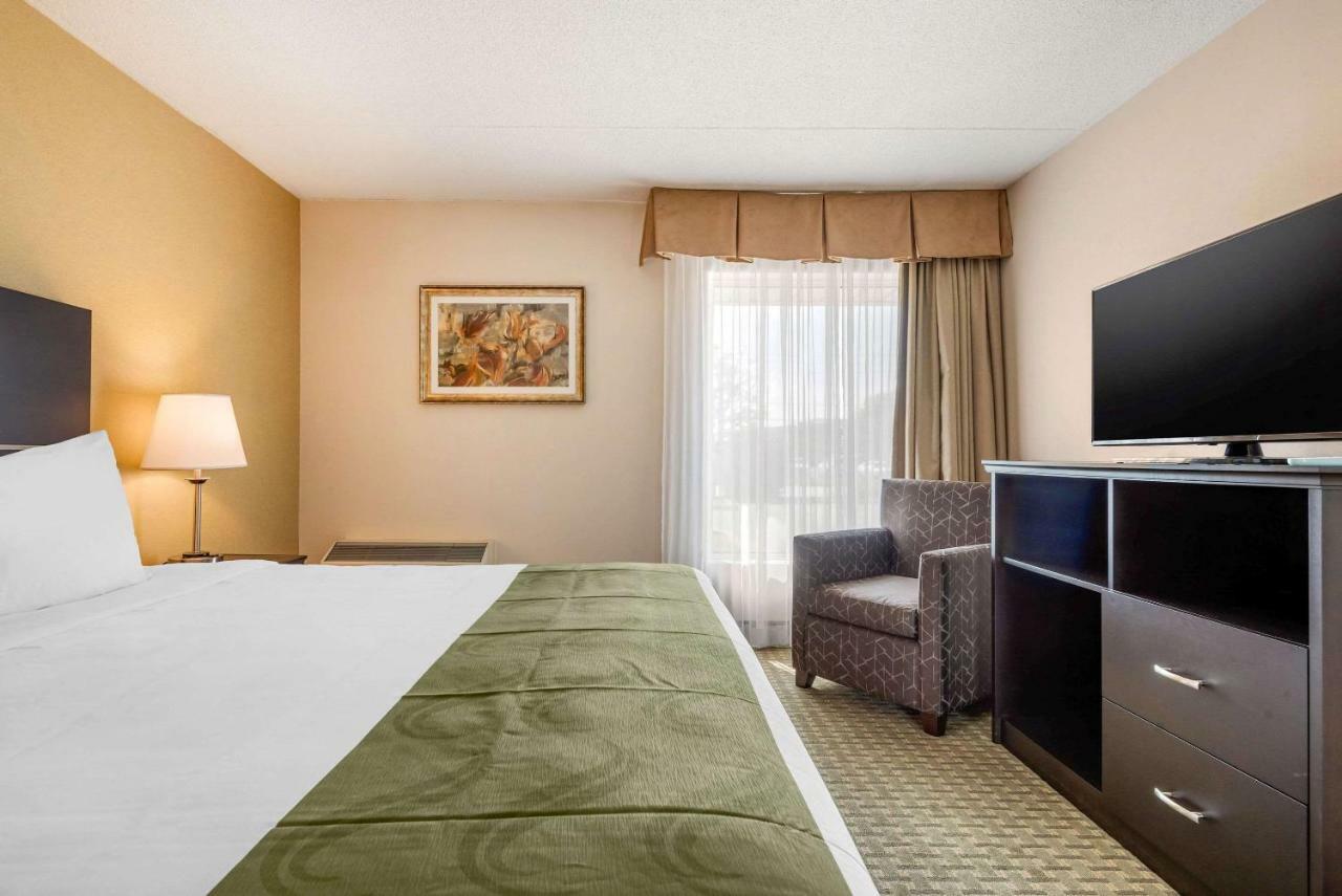Quality Inn & Suites Brampton Eksteriør billede